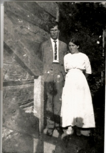 Mary Elizabeth Perkins and Roscoe Gordon Holdaway Wedding Pictu